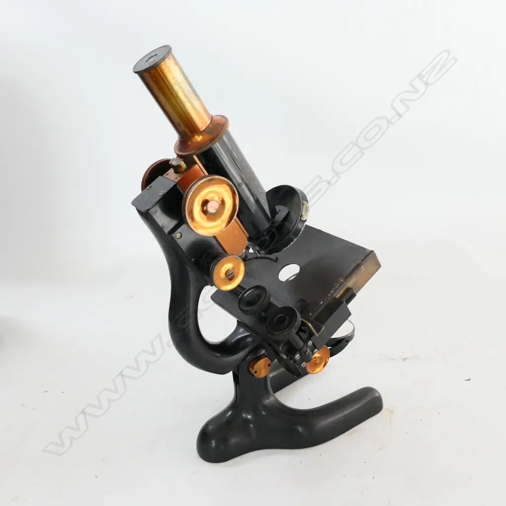 BAUSCH & LOMB OPTICAL CO., ROCHESTER N.Y. MICROSCOPE, IN CASE w VARIOUS LENSES, PATENT 1915 Image 1++